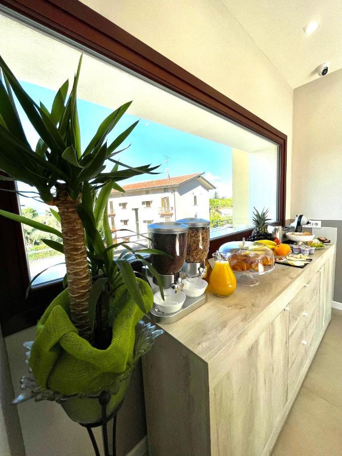Villa Elena 데센자노델가르다 외부 사진