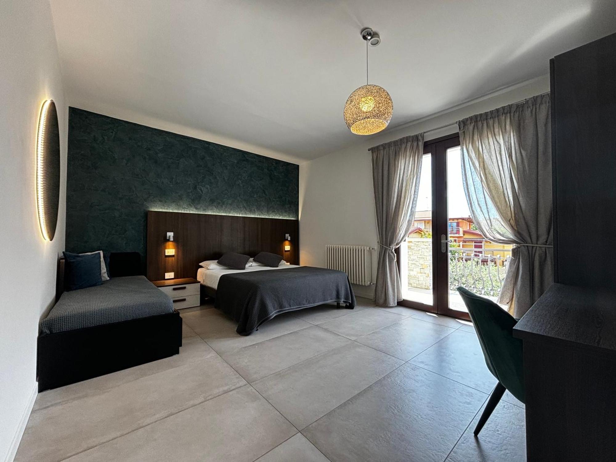 Villa Elena 데센자노델가르다 외부 사진
