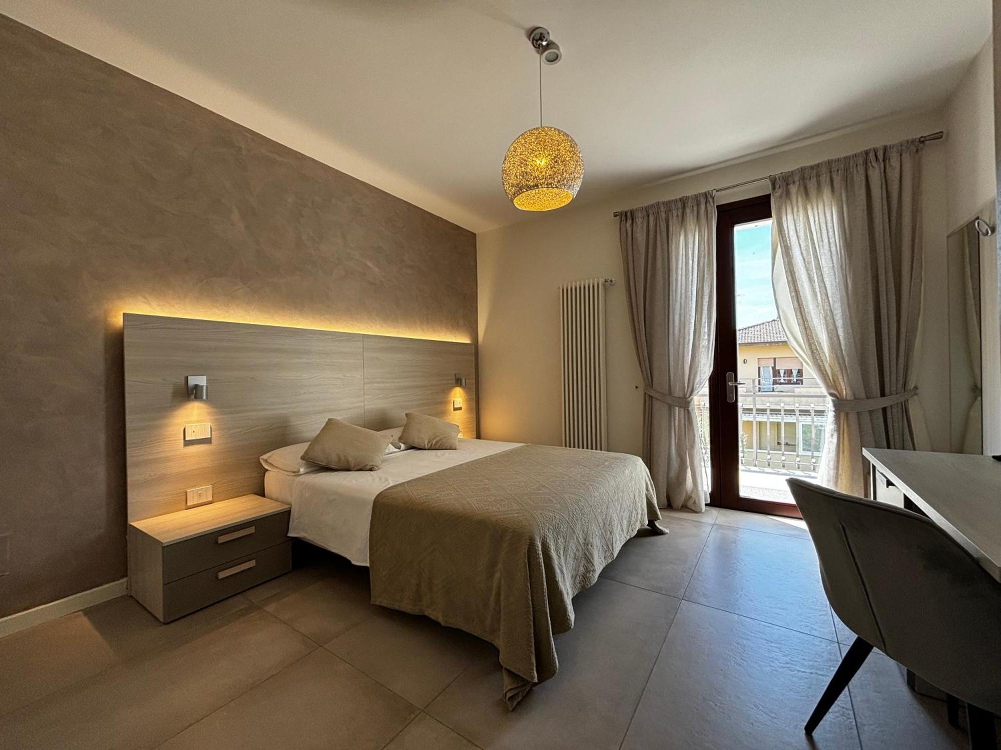 Villa Elena 데센자노델가르다 외부 사진