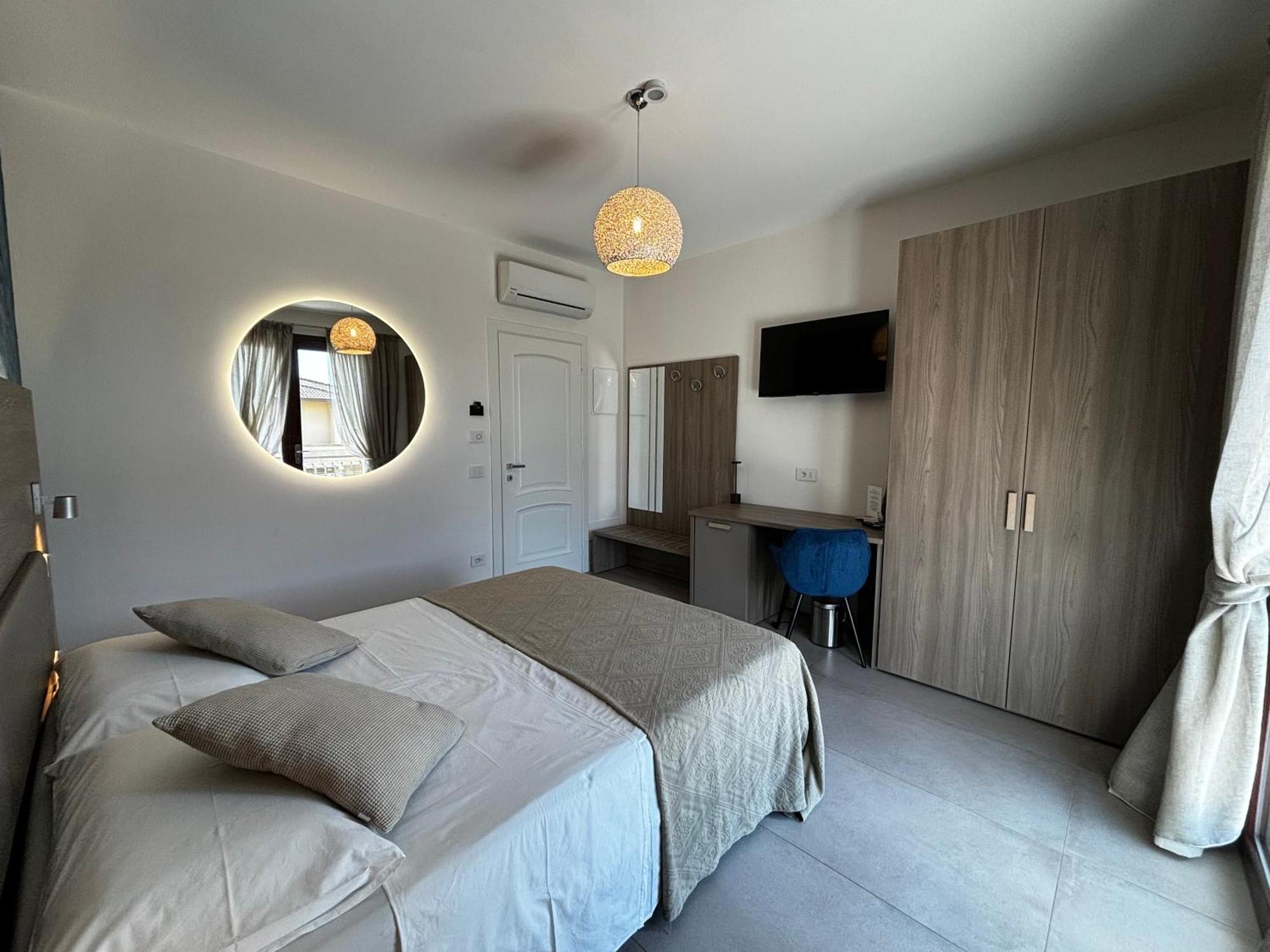 Villa Elena 데센자노델가르다 외부 사진