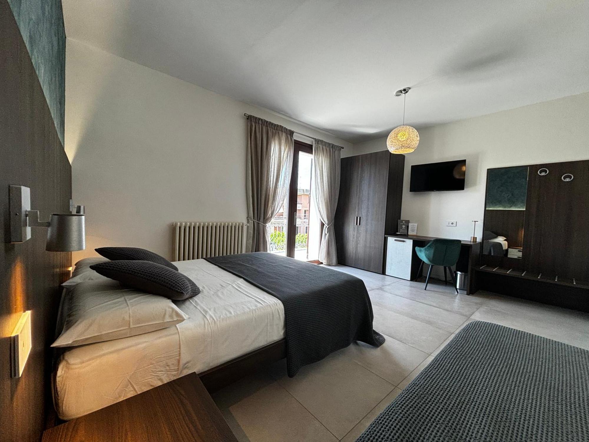 Villa Elena 데센자노델가르다 외부 사진